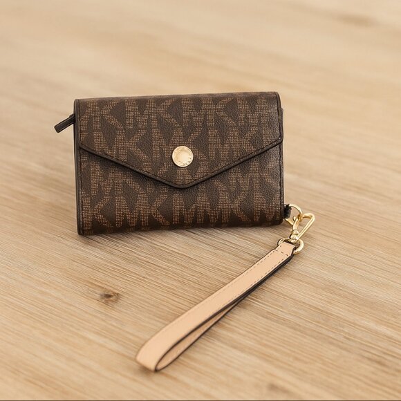 Michael Kors Jet Set Wallet - Picture 1 of 5